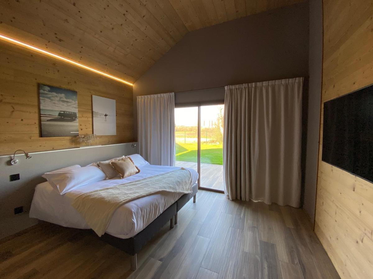 World Hotel Saint Vulbas Bagian luar foto