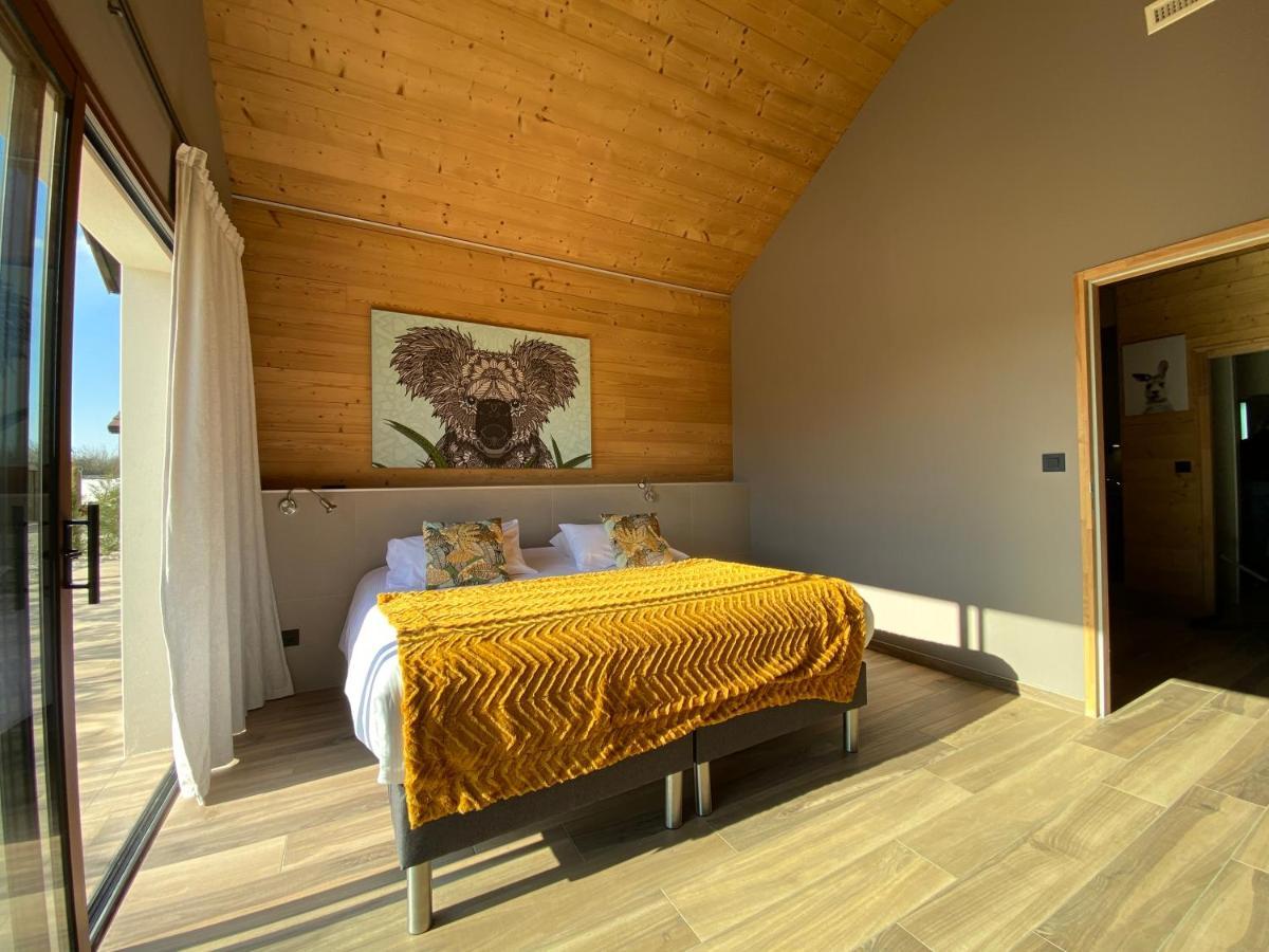 World Hotel Saint Vulbas Bagian luar foto