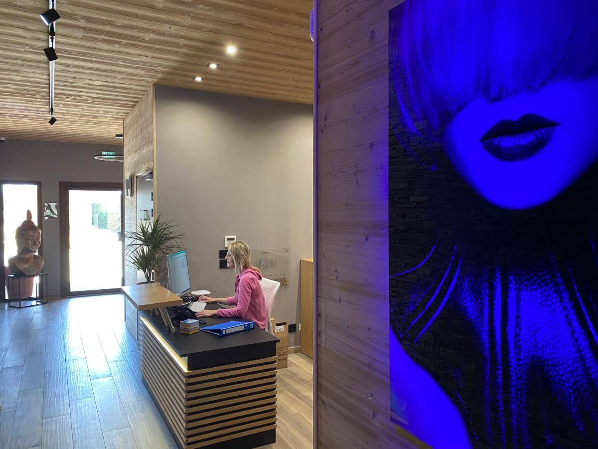 World Hotel Saint Vulbas Bagian luar foto